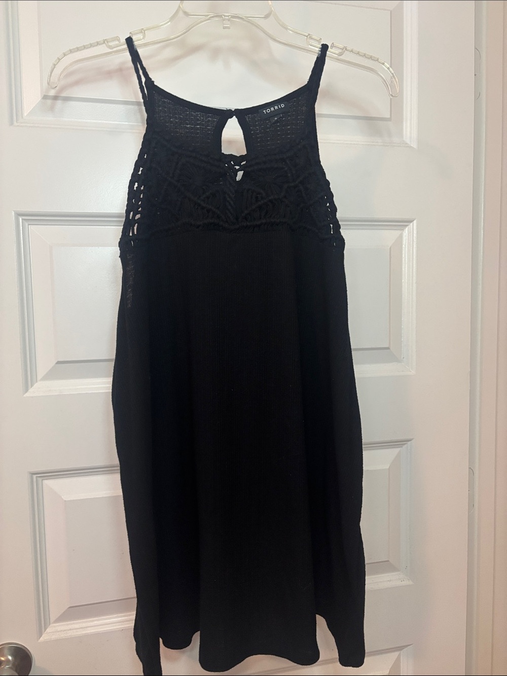 Torrid black halter cami top SZ 3X ribbed body intricate crochet macramé lace